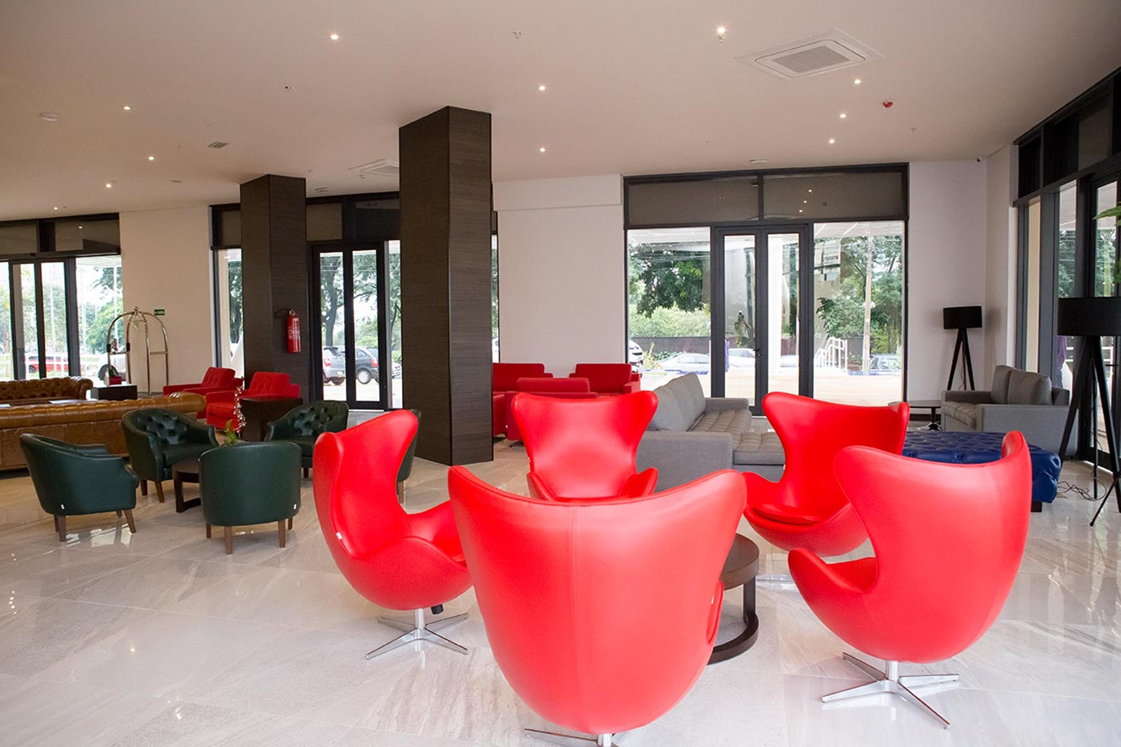 Tryp By Wyndham Ribeirao Preto Hotel Luaran gambar The lounge at the airport